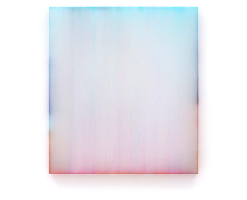 Farblichtung 14 (Polychrom zwischen Rot und Blau), 121x107x6 cm, Enkaustik auf Acrylglas, 2023